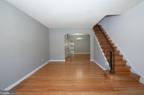 2228 13th St, Philadelphia, PA 19133-1009