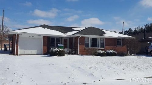 1512 8th St, Pekin, IL 61554-2105