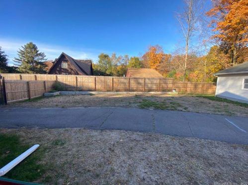 1890 Poquonock Ave, Windsor CT  06095-1234 exterior