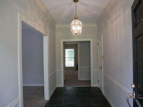 495 Heards Ferry Rd, Atlanta GA  30328-4718 exterior