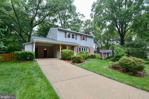 7106 Hadlow Ct, Springfield, VA 22152-3526
