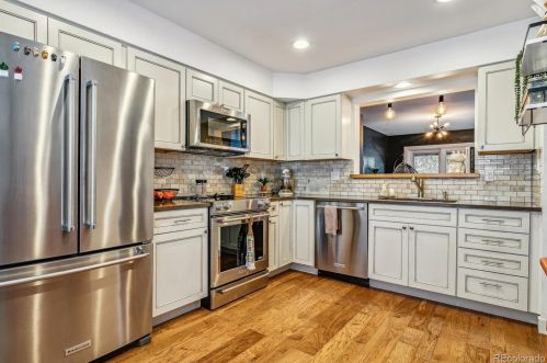 6948 Briarwood Cir, Englewood CO  80112-1151 exterior