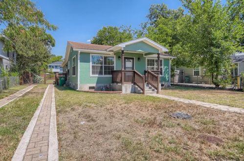 1103 Brass St, Austin TX  78702-3026 exterior