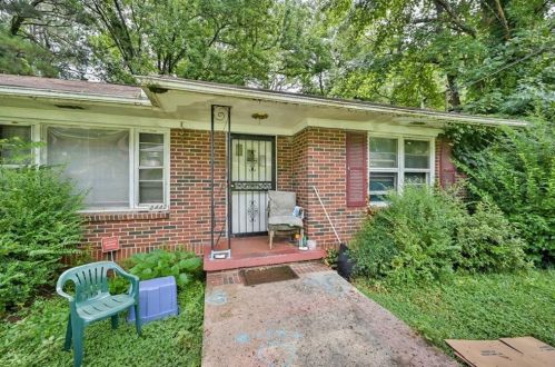 2442 Hanford Dr, Atlanta GA  30315-7105 exterior
