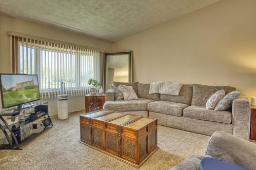8584 Fairbanks Ct, Crown Point, IN 46307-4960