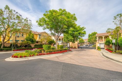 2903 Esperanza Way, Simi Valley, CA 93063-1660