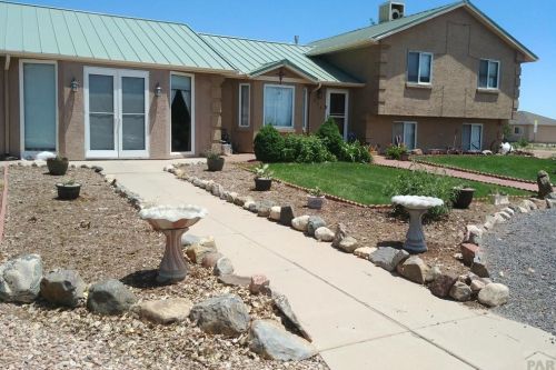 998 Monterosa Dr, Pueblo, CO 81007-6120