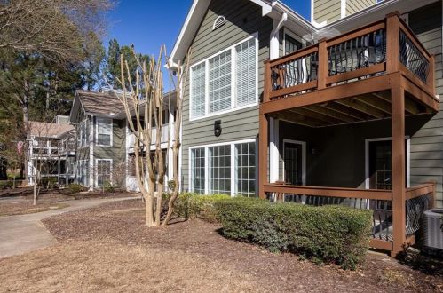 508 Berkeley Woods Dr, Duluth, GA 30096-6352