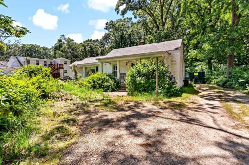 324 Knotty Oak Rd, Coventry, RI 02816-8316