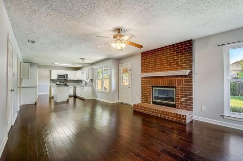 1521 Lindby Dr, Lewisville TX  75028-3624 exterior