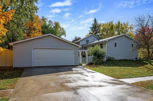 929 Duchess Ln, Saint Paul MN  55124 exterior