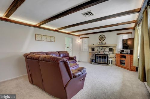 24 Old Stonehouse Rd, Carlisle, PA 17015-9773