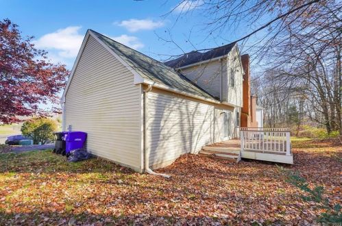10 Sedgewick Cir, Wapping CT  06074-1885 exterior