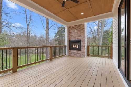 1610 Fearn Cir, Atlanta GA  30319-3512 exterior