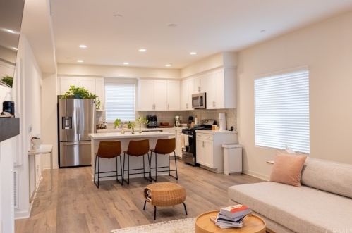 3532 Savanna St, Anaheim, CA 92804-3613