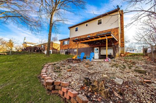 8459 Fernwell Dr, Cincinnati OH 45231-5747 exterior