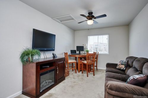 21829 Layton Dr, Aurora CO 80015-4701 exterior