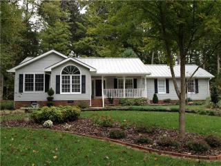 1047 Old Forest Ct, Asheboro, NC 27205-1977