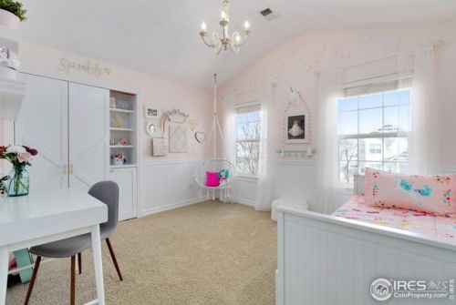 1227 Cres Dr, Fort Collins CO 80526-2917 exterior