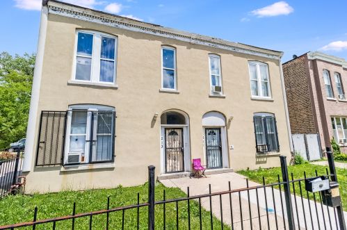 211 Kildare Ave, Chicago, IL 60624-2202