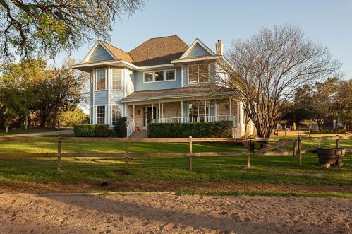 1219 Park Cv, Mount Sharp, TX 78620-9277