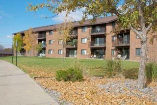5200 98th St, Minneapolis MN  55437-2098 exterior