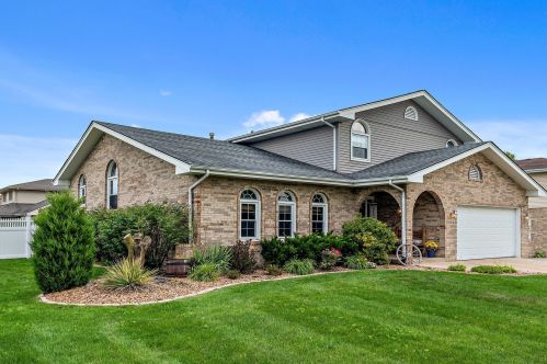 8016 174th St, Tinley Park, IL 60477-4521