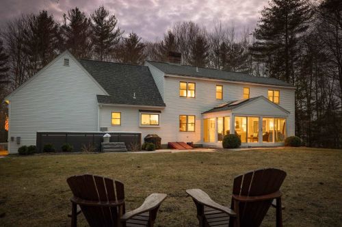 26 Winding Brook Dr, Stratham, NH 03885-2329