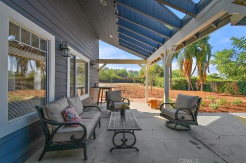 1236 Bradley St, Riverside CA 92506-5408 exterior