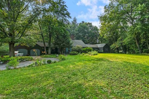 1 Martingale Rd, Amherst, NH 03031-2625
