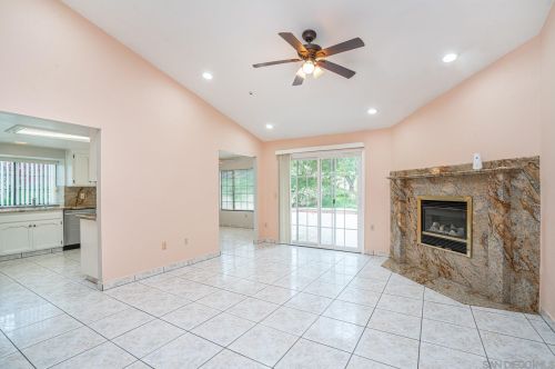 1504 Sundale Rd, El Cajon, CA 92019-3724