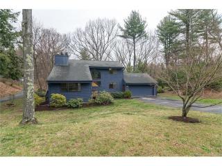 4 Fawnbrook Ln, Simsbury, CT 06070-2610