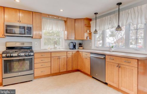 958 Chesterfield Rd, Haddonfield NJ 08033-3615 exterior