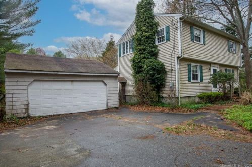 116 Pattagansett Rd, Niantic, CT 06357-2323