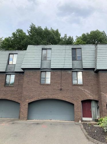 74 Trolley Crossing Ln, Middletown, CT 06457-5845