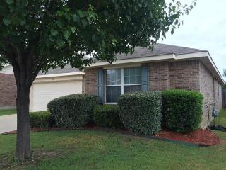 5821 Downs Dr, Fort Worth TX  76179-7368 exterior