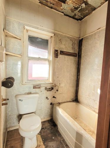 1731 Ellsworth St, Gary IN  46404-2238 exterior