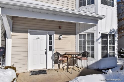 622 Hidden Creek Ln, North Aurora, IL 60542-1178