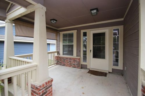 743 Hogan, Uhland TX  78640-5784 exterior