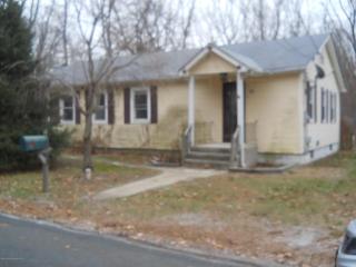 49 Pearl Dr, Wall Township, NJ 07731-1227
