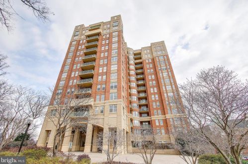 11776 Stratford House Pl, Herndon VA  20190-3380 exterior