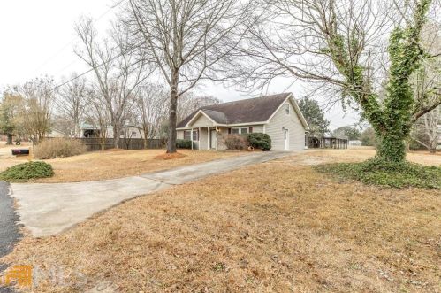 202 Sisson Dr, Bonaire, GA 31005-3450