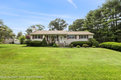 34 Moorehouse Rd, Plumsted Township, NJ 08533-1315
