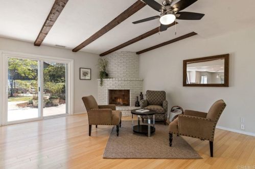 2004 Troy Pl, Vista CA  92084-4831 exterior