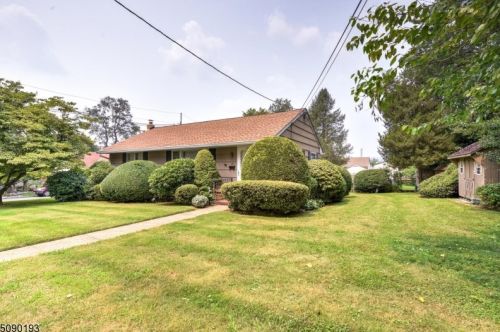 131 Sanders Ave, South Bound Brook, NJ 08880-1120
