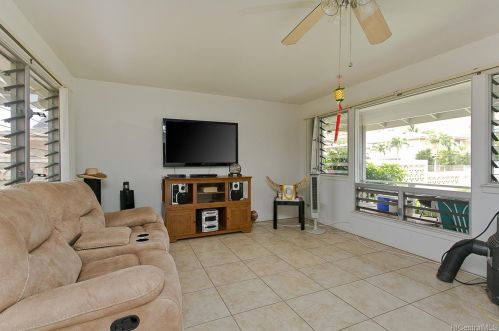87215 Waiolu St, Nanakuli, HI 96792