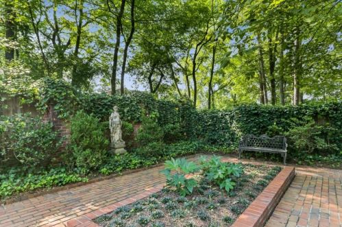 4300 Elizabeth Ln, Atlanta GA  30339-5320 exterior