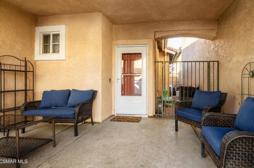 1843 Amberleaf Ln, Simi Valley CA  93065-7435 exterior
