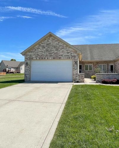 10781 Spyglass Ct, Crown Point IN  46307-8043 exterior