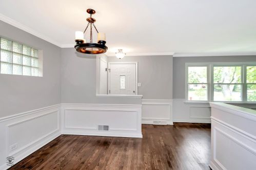 3055 Olive Rd, Homewood IL  60430-1413 exterior